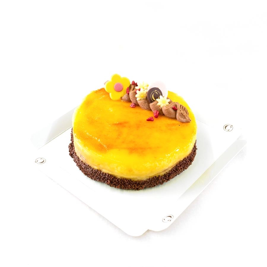 CRÈME BRÛLÉE AND CHOCOLATE CAKE | 30